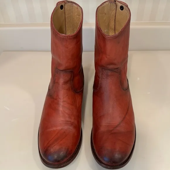 Frye Zip Back Cognac Leather Ankle Boots Size 8 1/2B Narrow