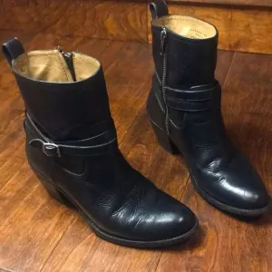 Frye Jackie Rivet short boot, size 5.5!