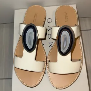 Gabriela Hearst Hades agate embellished sandals, size 40(US9,5-10). White