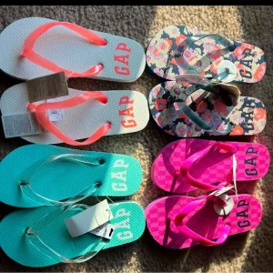 GAP Kids Flip Flops - Multi-Color Pack