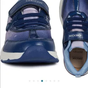 Geox Disney space club light up super comfortable sneaker size 3,5