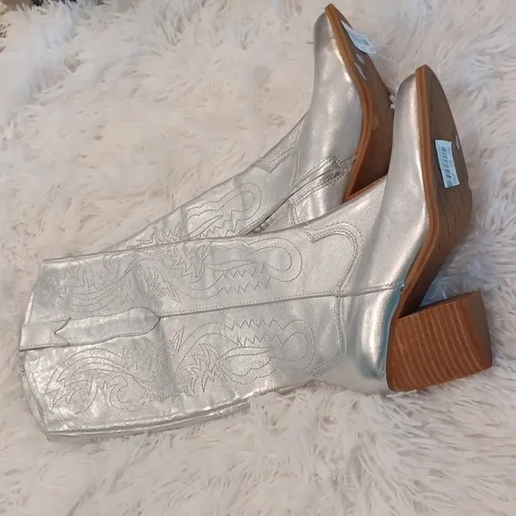 Gianni Bini NWT Leather Metallic  Silver Tall Boots Embroidered Western Cowgirl