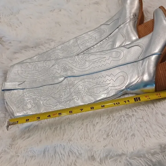 Gianni Bini NWT Leather Metallic  Silver Tall Boots Embroidered Western Cowgirl