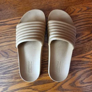 GIRLFRIEND COLLECTIVE ReSlide Saddle Size 9