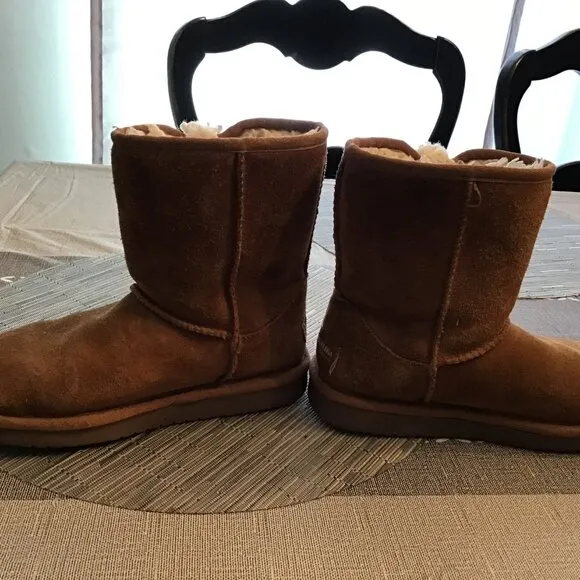 Girls' Short Koolaburra Uggs Chestnut Boots--size 1