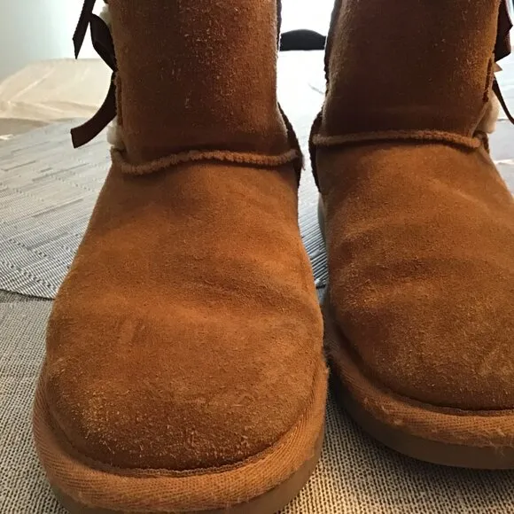 Girls' Short Koolaburra Uggs Chestnut Boots--size 1