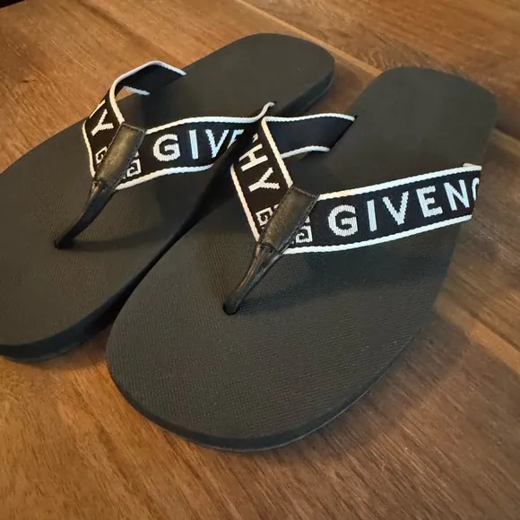 Givenchy Men’s Black Flip Flops Sandals Size 10 US 43 EU