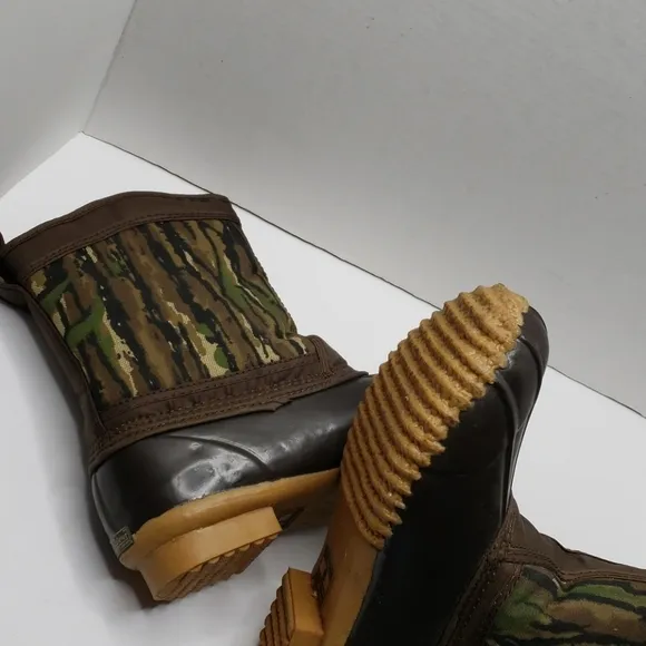 Golden Retriever Thinsulate Camo Duck Boots Sz. 6