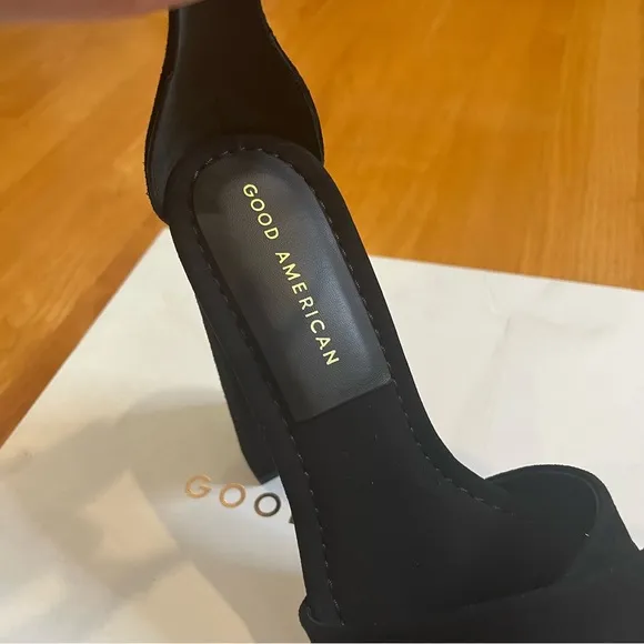 Good American Suede Black Platform Sandals Open Square Toe Size 6 NWT
