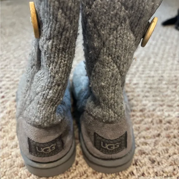 Gray Ugg Short Knit Boots