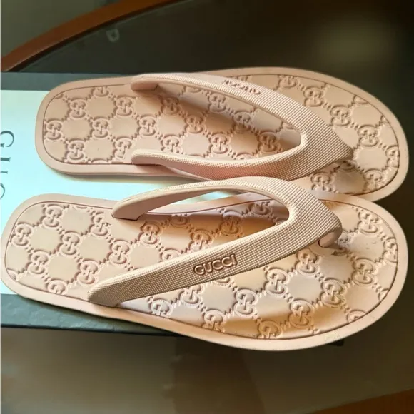 Gucci Pink Flip Flops for Women