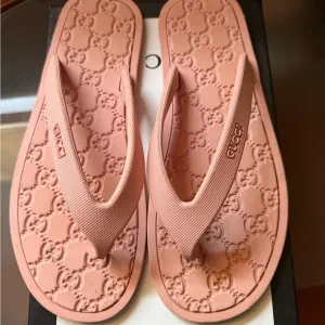 Gucci Pink Flip Flops for Women