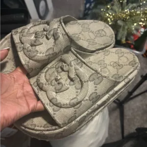 Gucci Tan Sandals Slide-Style Comfort