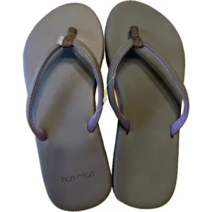 Hari Mari Womans Filp Flops Gray With Purple Trim Sz 7 Thong New