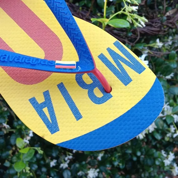 HAVAIANAS UNISEX TEAM III COLUMBIA SANDALS( Unisex)