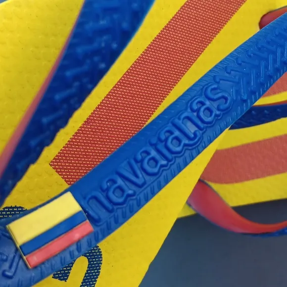 HAVAIANAS UNISEX TEAM III COLUMBIA SANDALS( Unisex)
