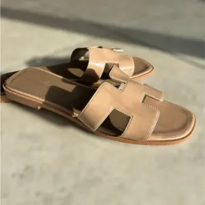 HERMÉS ORAN Tan Leather Sandals- size 41