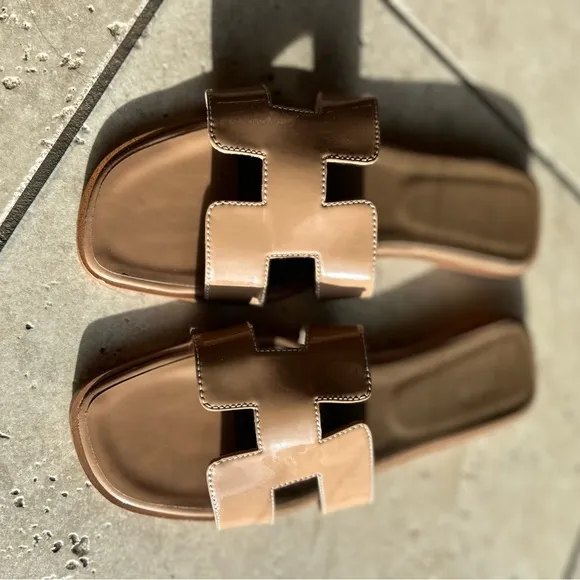 HERMÉS ORAN Tan Leather Sandals- size 41