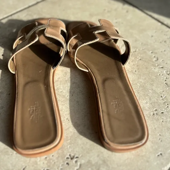 HERMÉS ORAN Tan Leather Sandals- size 41