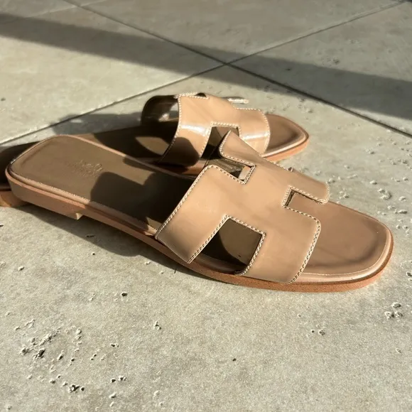 HERMÉS ORAN Tan Leather Sandals- size 41