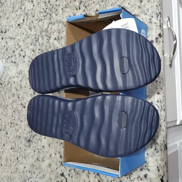 Hey Dude Mens Sandals / Flip Flops