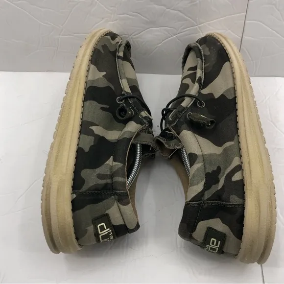 Hey Dude Shoes Mens Size 7 Wally Sox Slip-On Lightweight Breathable Loafer Camo