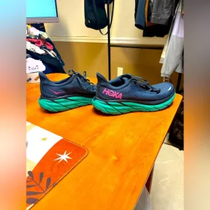 HOKA Clifton 8 Women’s Running Shoes – Size 8.5 | Outer Space/Atlantis |