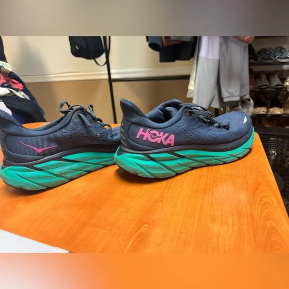 HOKA Clifton 8 Women’s Running Shoes – Size 8.5 | Outer Space/Atlantis |