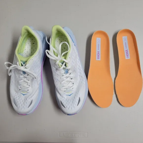 Hoka Kawana White Ice Water Size 9B.