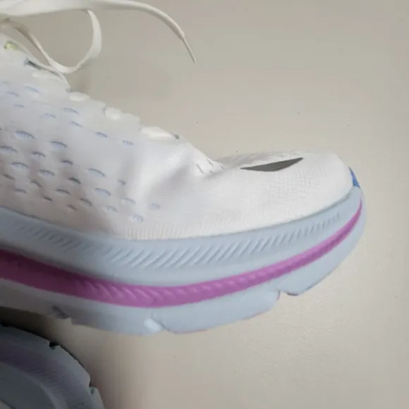 Hoka Kawana White Ice Water Size 9B.