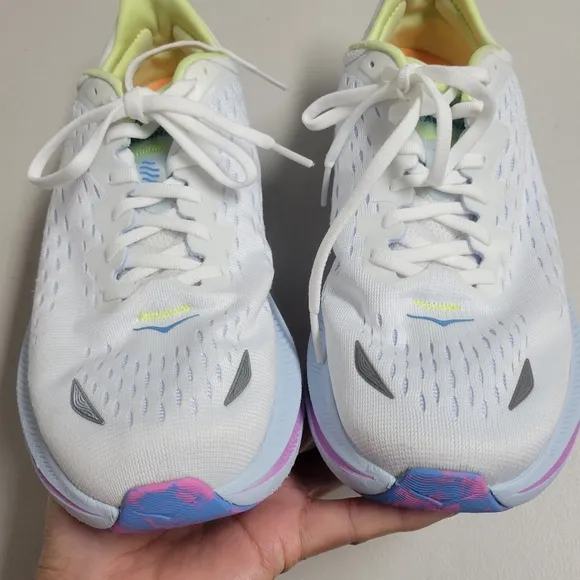 Hoka Kawana White Ice Water Size 9B.