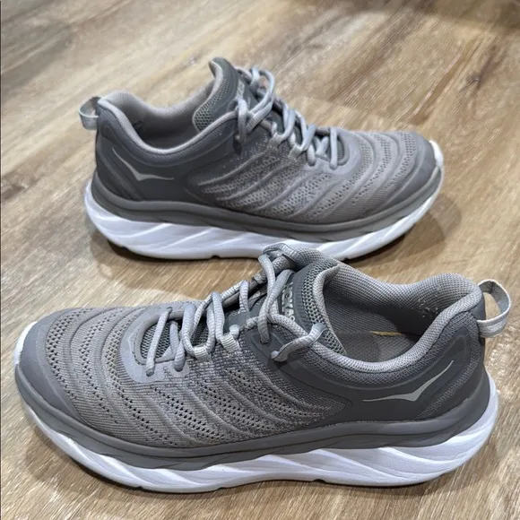 Hoka One One AKASA Size 8 Gray Athletic Shoes