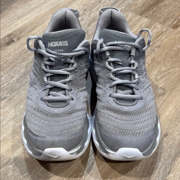 Hoka One One AKASA Size 8 Gray Athletic Shoes