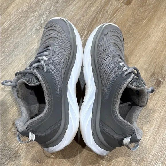 Hoka One One AKASA Size 8 Gray Athletic Shoes