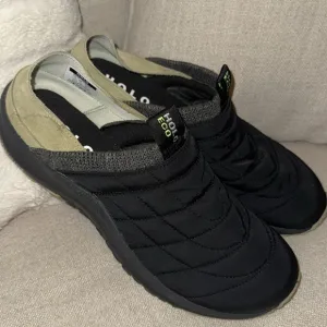 HOLO ECO Quilted Slip on Credimus Shoes - Men's Size 12. Gently Used.