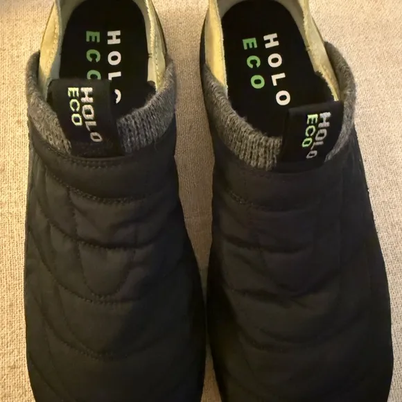 HOLO ECO Quilted Slip on Credimus Shoes - Men's Size 12. Gently Used.