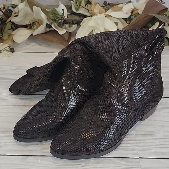 Honey Bee knee high python textured fabric boots Women's Size 8.5