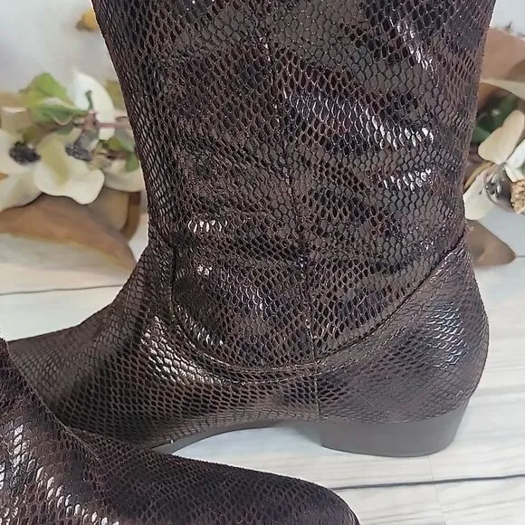 Honey Bee knee high python textured fabric boots Women's Size 8.5