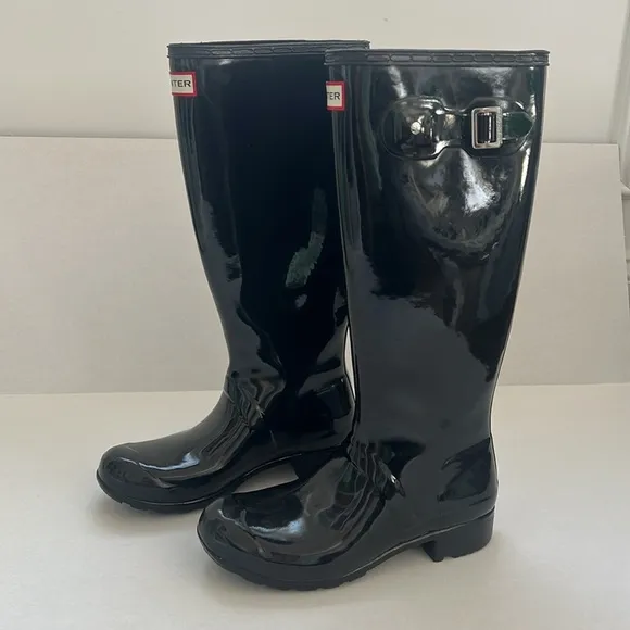 Hunter Black Glossy Tall Women Rain Boots Size 7 EUC