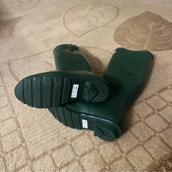 Hunter Green Rain Boots Size 7