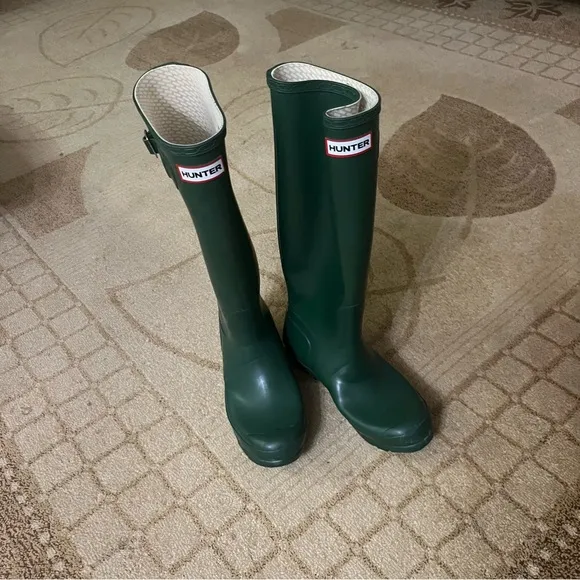 Hunter Green Rain Boots Size 7