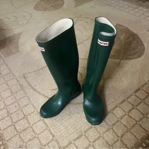 Hunter Green Rain Boots Size 7