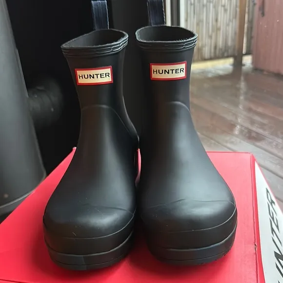 Hunter M Play Short Navy Camo Ankle Rain Boots