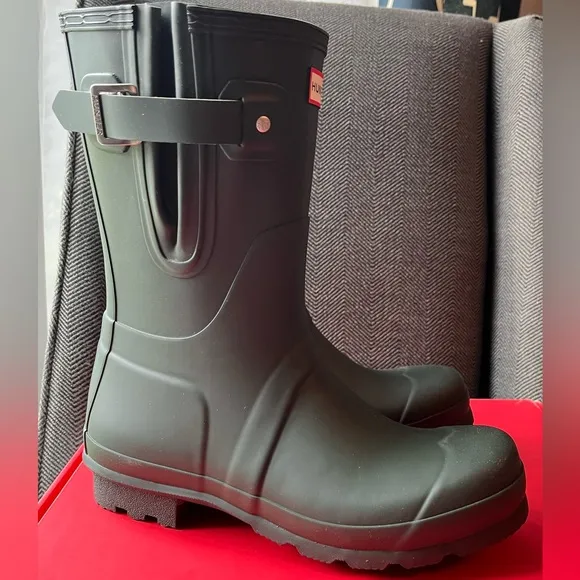Hunter Men’s Original Side Adjustable Short Rain Boot Size 9 Dark Olive