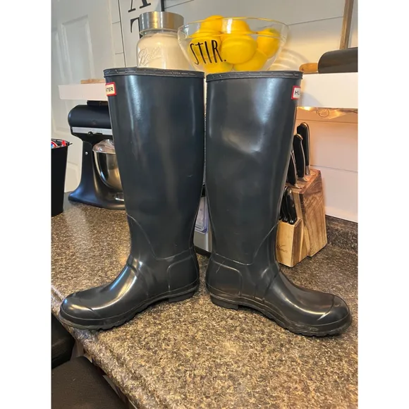 Hunter Navy Gloss Tall Boots with Boots Socks