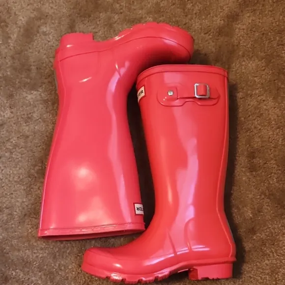 Hunter Original Kids Gloss Tall Rain Boots in Hyper Pink
