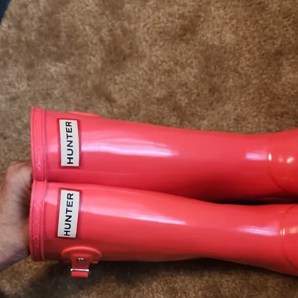 Hunter Original Kids Gloss Tall Rain Boots in Hyper Pink