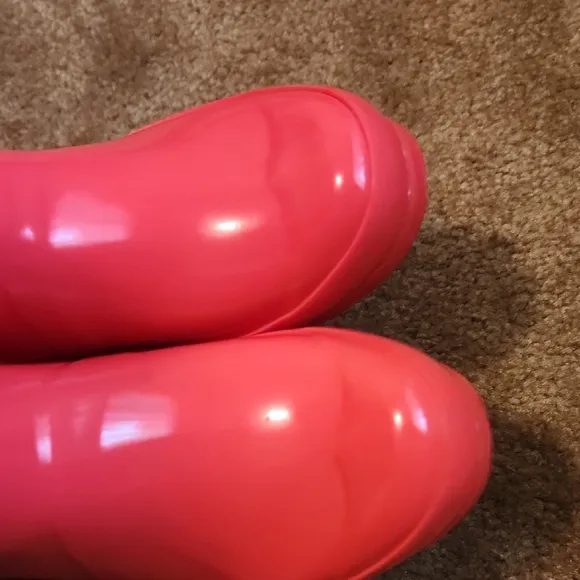 Hunter Original Kids Gloss Tall Rain Boots in Hyper Pink