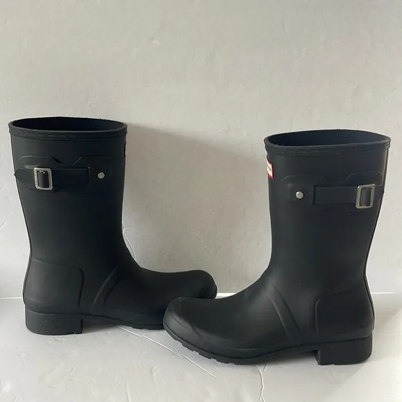 Hunter - Original Short Black Rain Boots -size 9