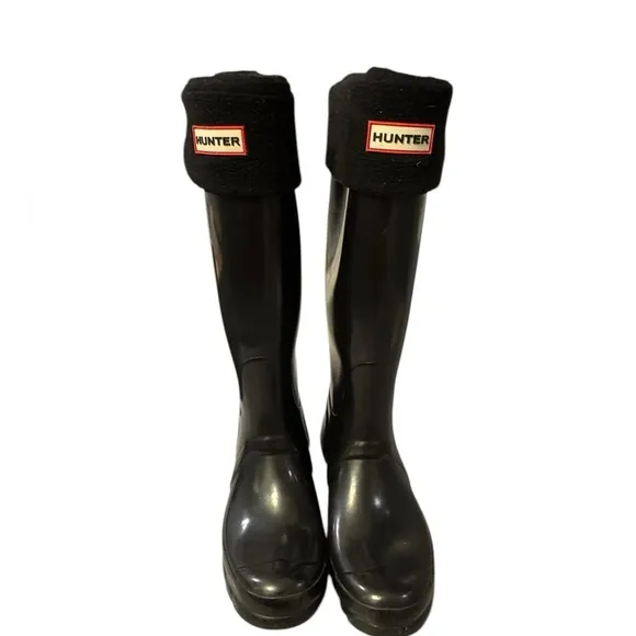 Hunter original tall high gloss with socks size 7 black
